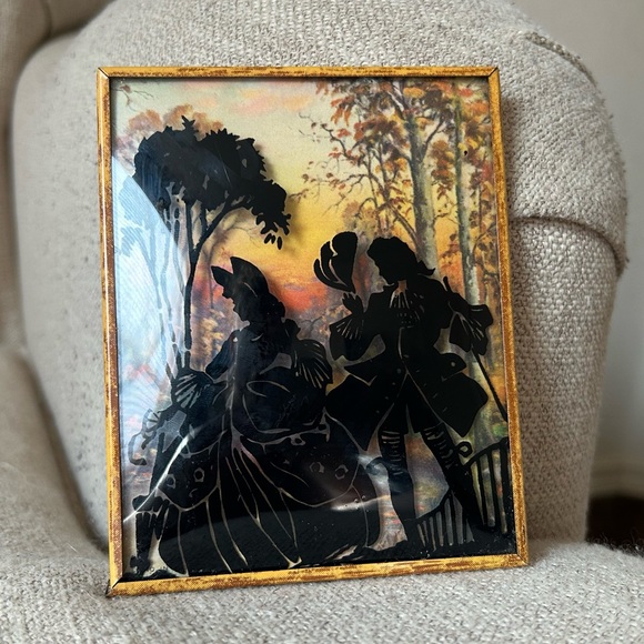 VTG | Courting Couple | Painted Silhouette | Frames - Picture 3 of 12